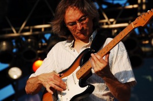 Sonny landreth performs Sept. 4 at Big Muddy Blues Festival in St. Louis